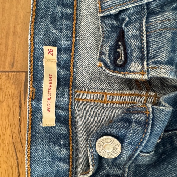 Levi’s Wedgie Straight Denim Jeans - Picture 2 of 4